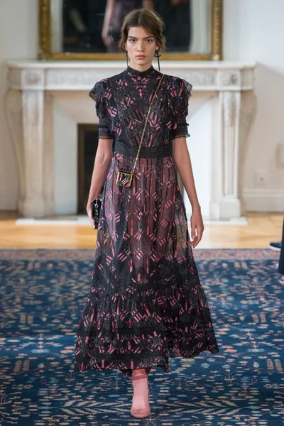 Look 3